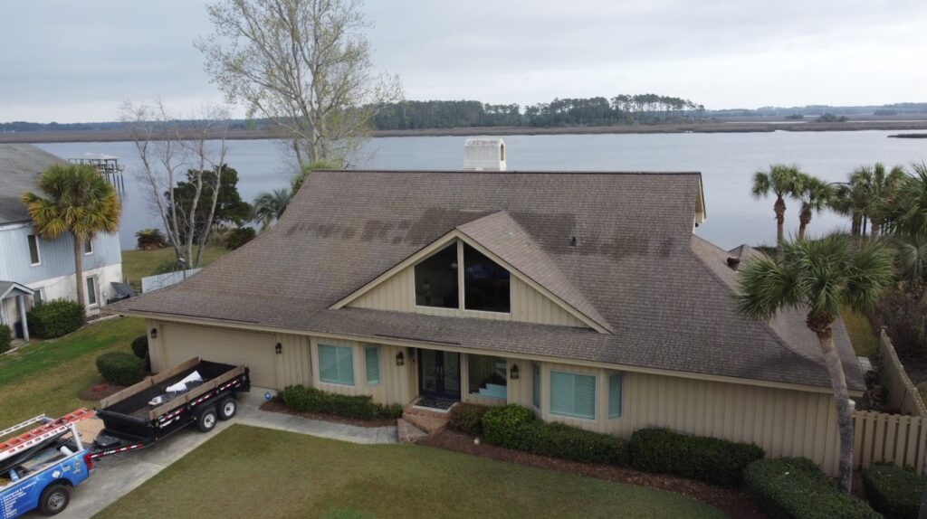 pros and cons of asphalt shingle roofing in humid weather