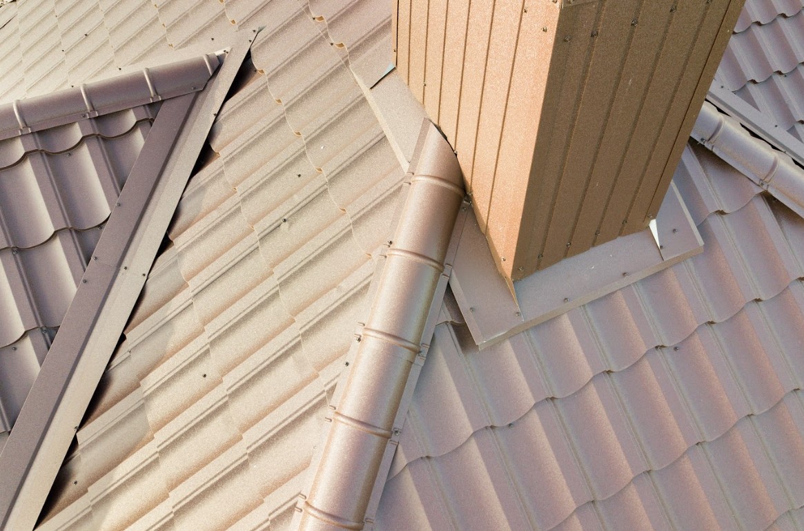 checking of roof flashing to prevent roof leak in Richmond Hill, GA